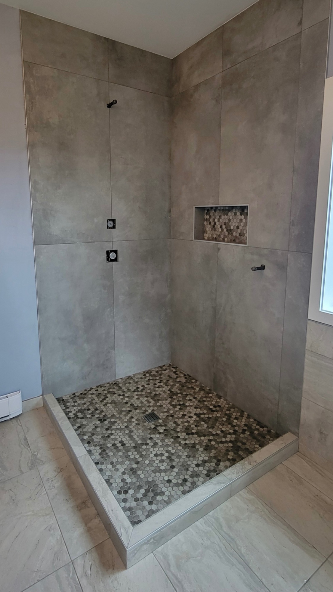 Concrete-Look Tile Shower – Hex Mosaic Floor