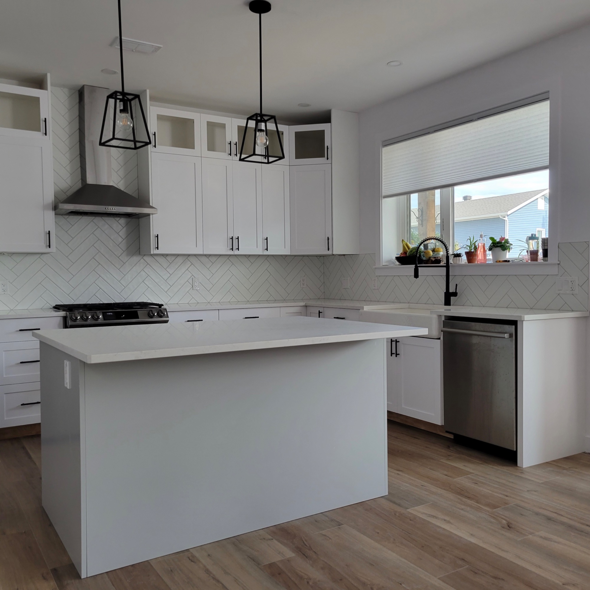 Herringbone Backsplash – White Kitchen